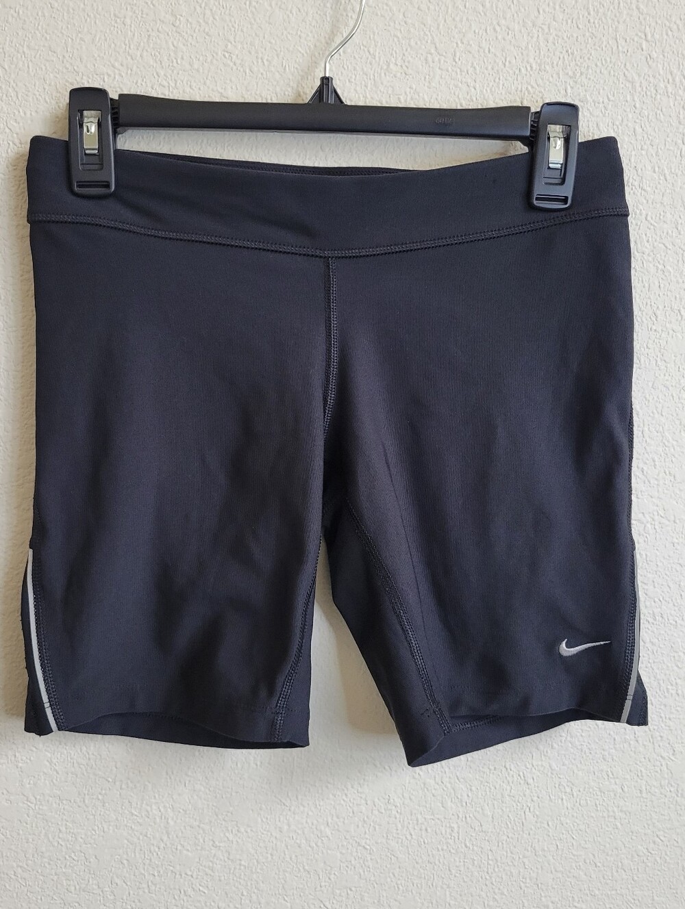 Nike Women's Black Dri Fit Bike Shorts W Gray Swoosh & Back Waist Pocket Medium.